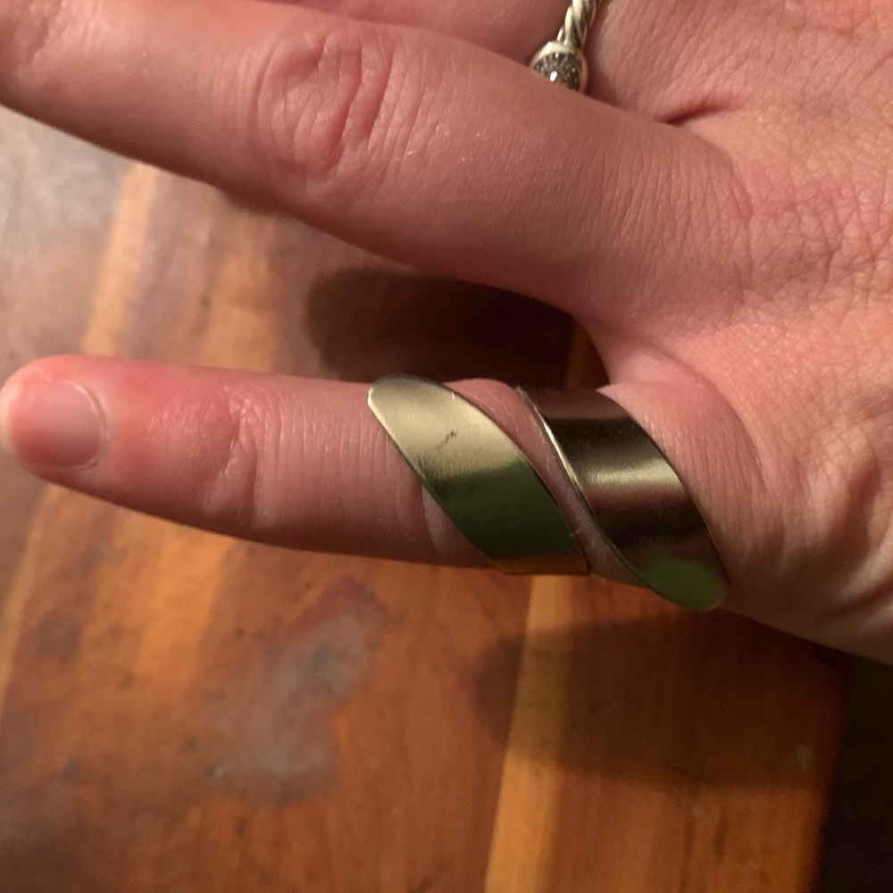 Twist ring - Picture 2 of 2